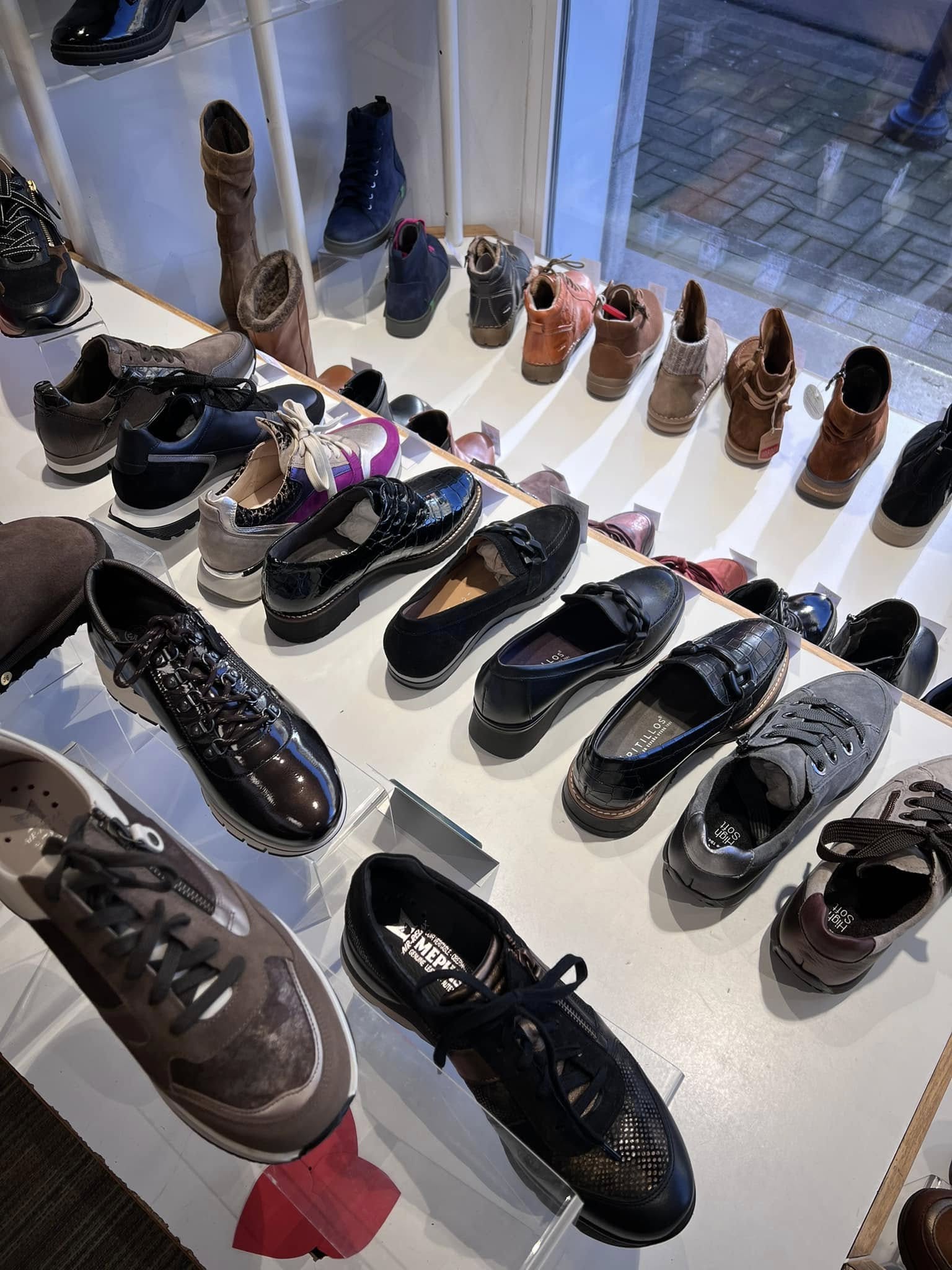 Chaussures à Mariembourg - Chaussures Henry, homme et dame (Couvin)