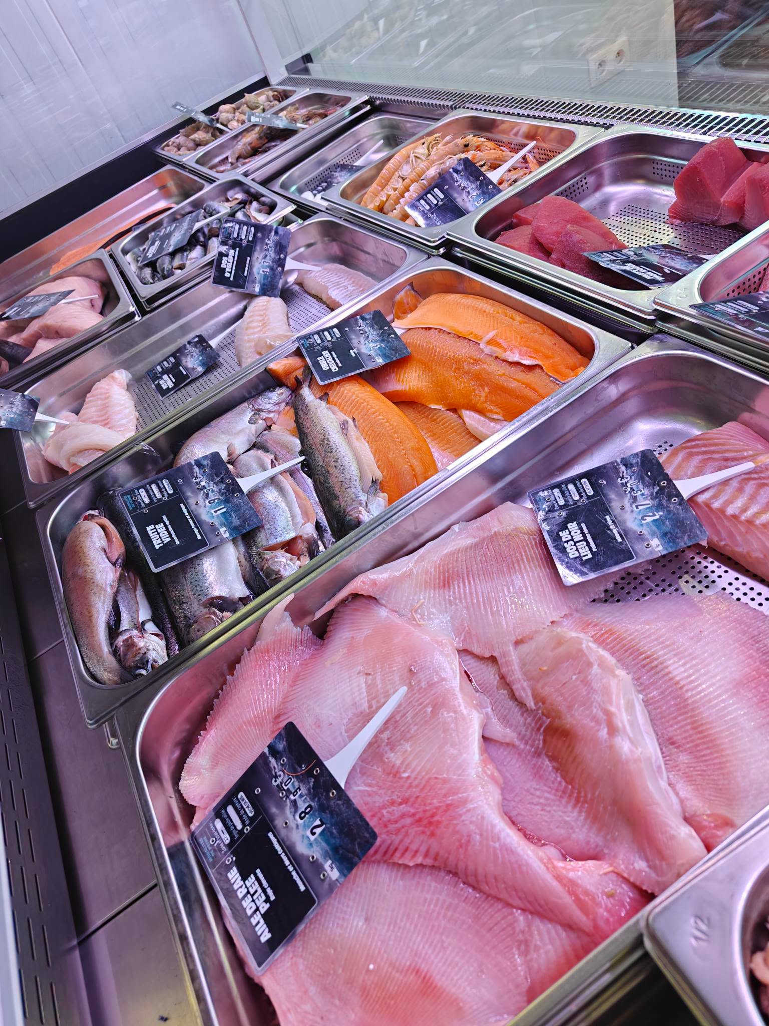 Saumon fumé sur place - Poissonnerie à Olloy-sur-Viroin, Escavir
