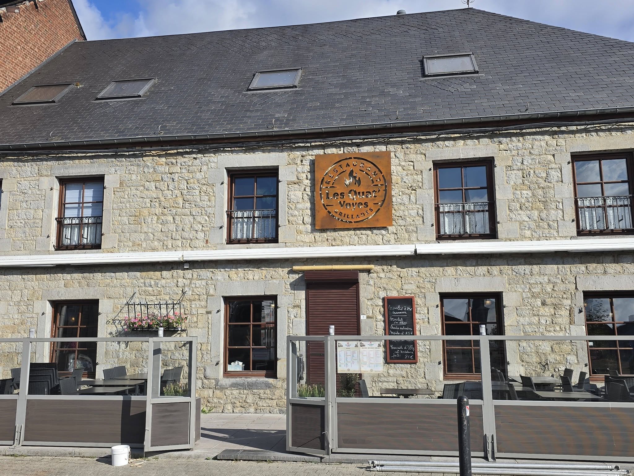 Restaurant à Olloy - Les Quat'Voyes, taverne-restaurant, rue Jean Chot (Viroinval)