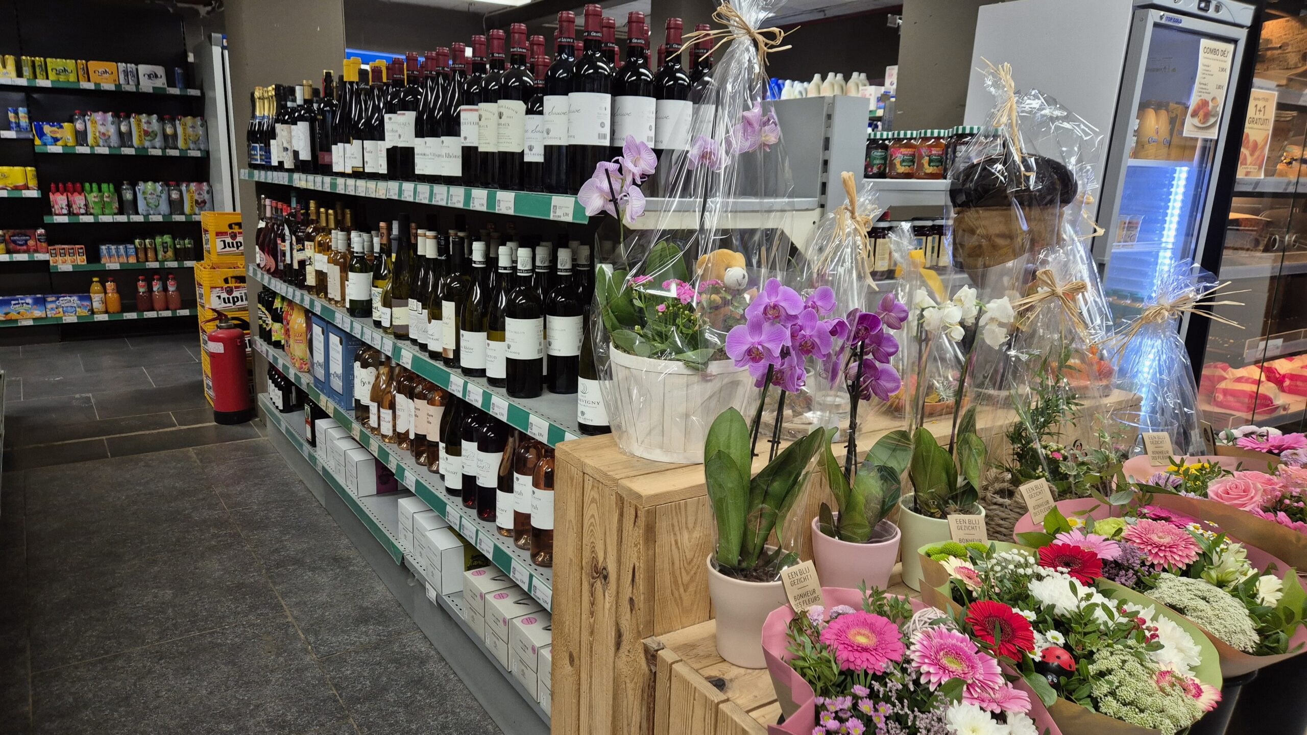 Point de retrait des colis - Épicerie à Treignes, Louis Delhaize (Viroinval)