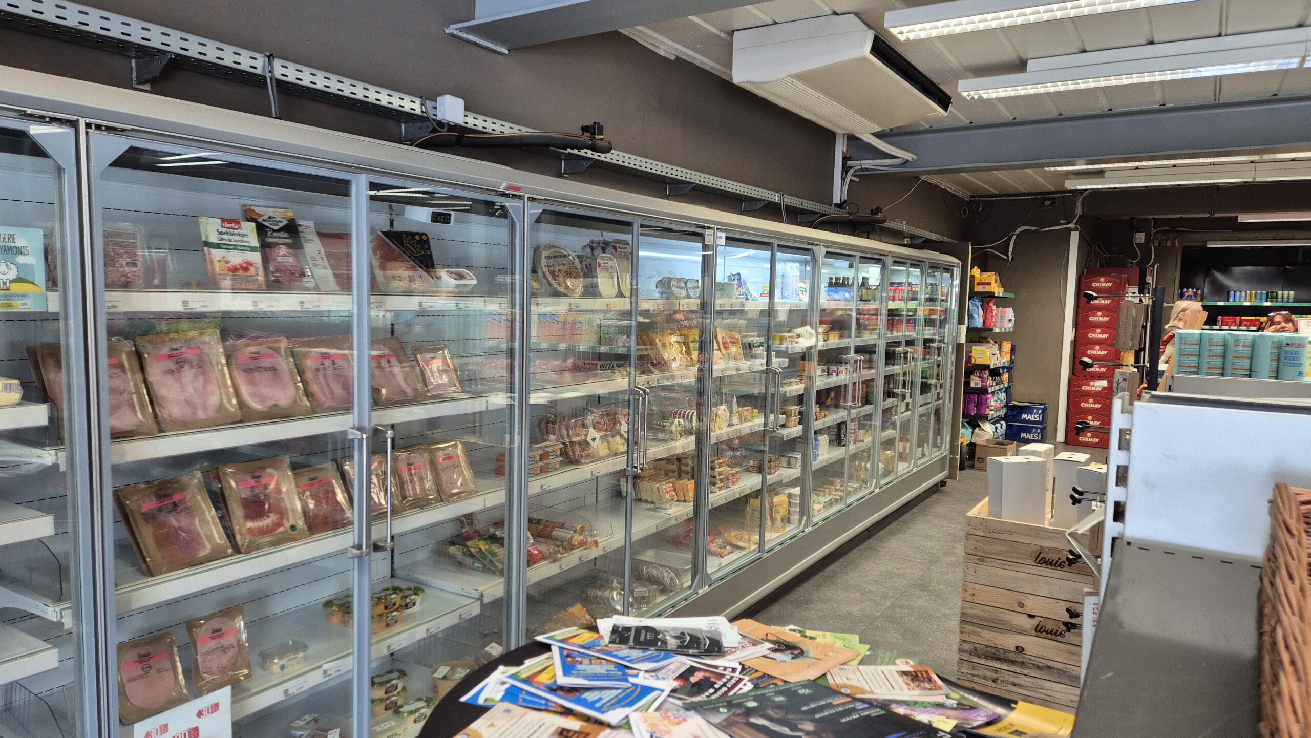 Les rayons du magasin - Épicerie à Treignes, Louis Delhaize (Viroinval)