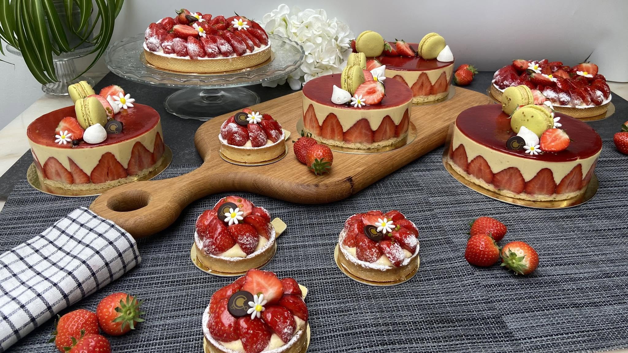 Tartelettes et fraisiers aux fraises - Pâtisserie à Chimay maCaro'n Co